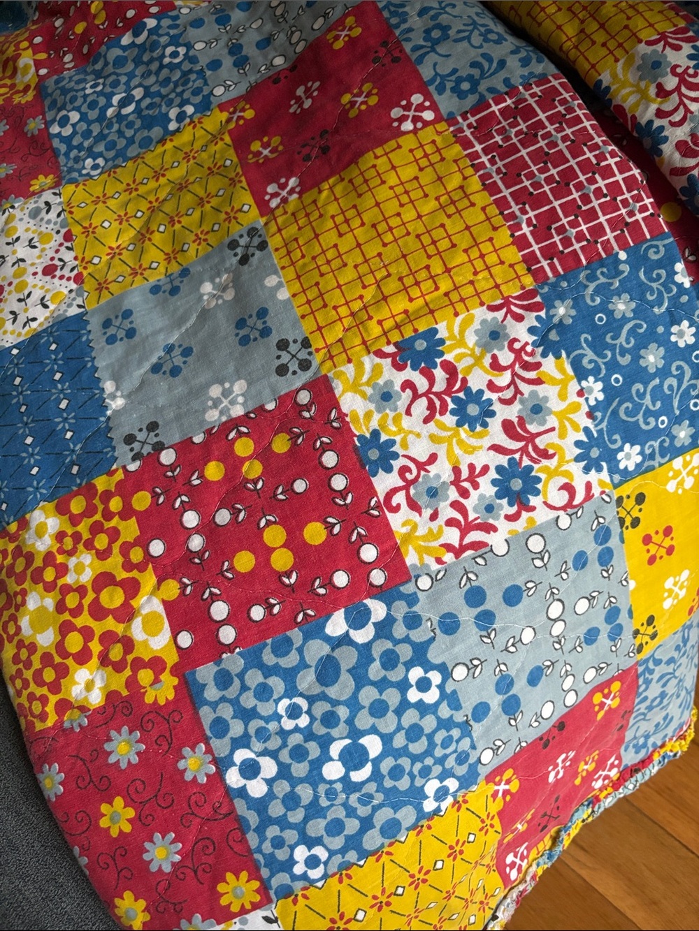 VINTAGE Quilt - Picture 4 of 4